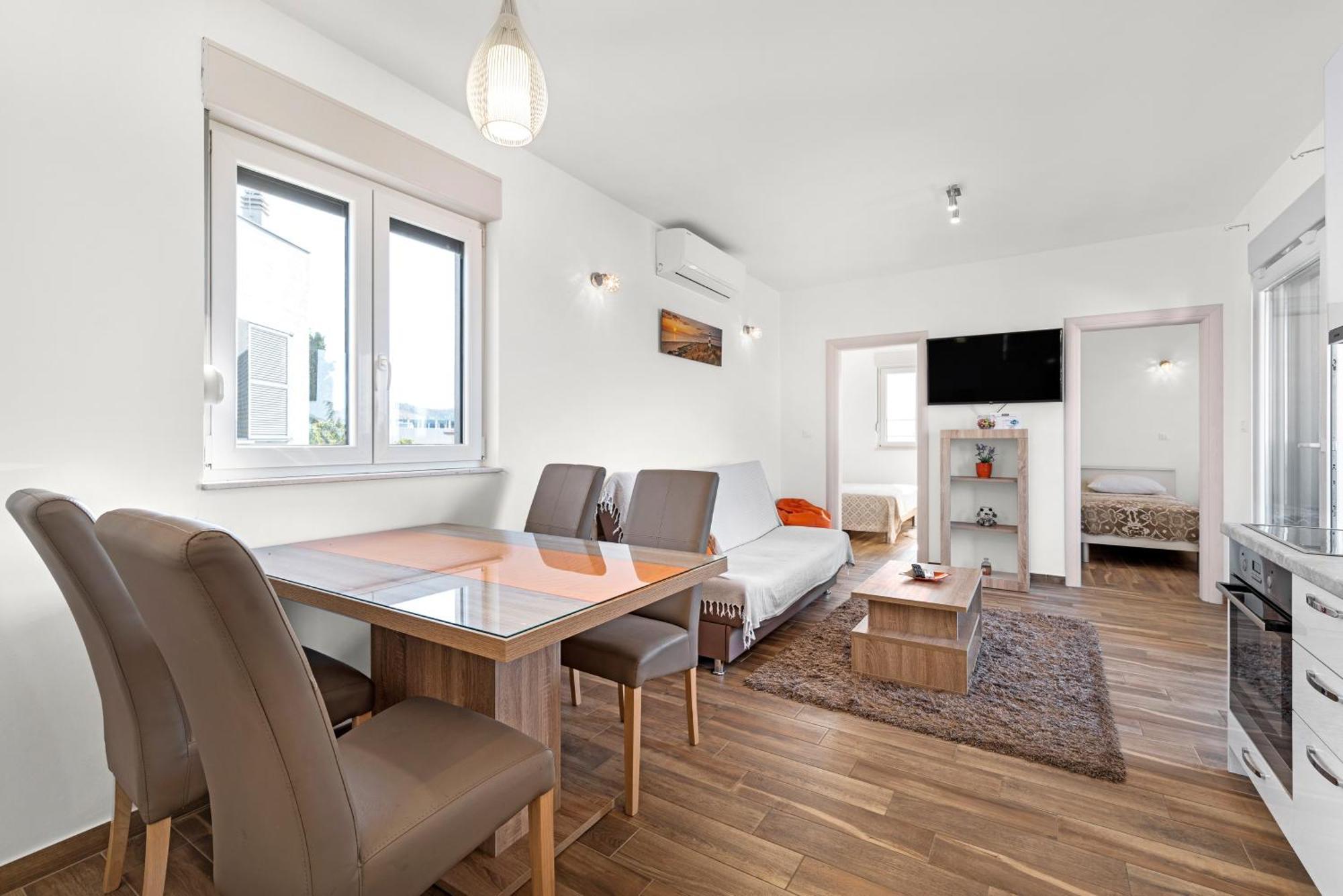 Apartments Boomerang Rogoznica  Ruang foto