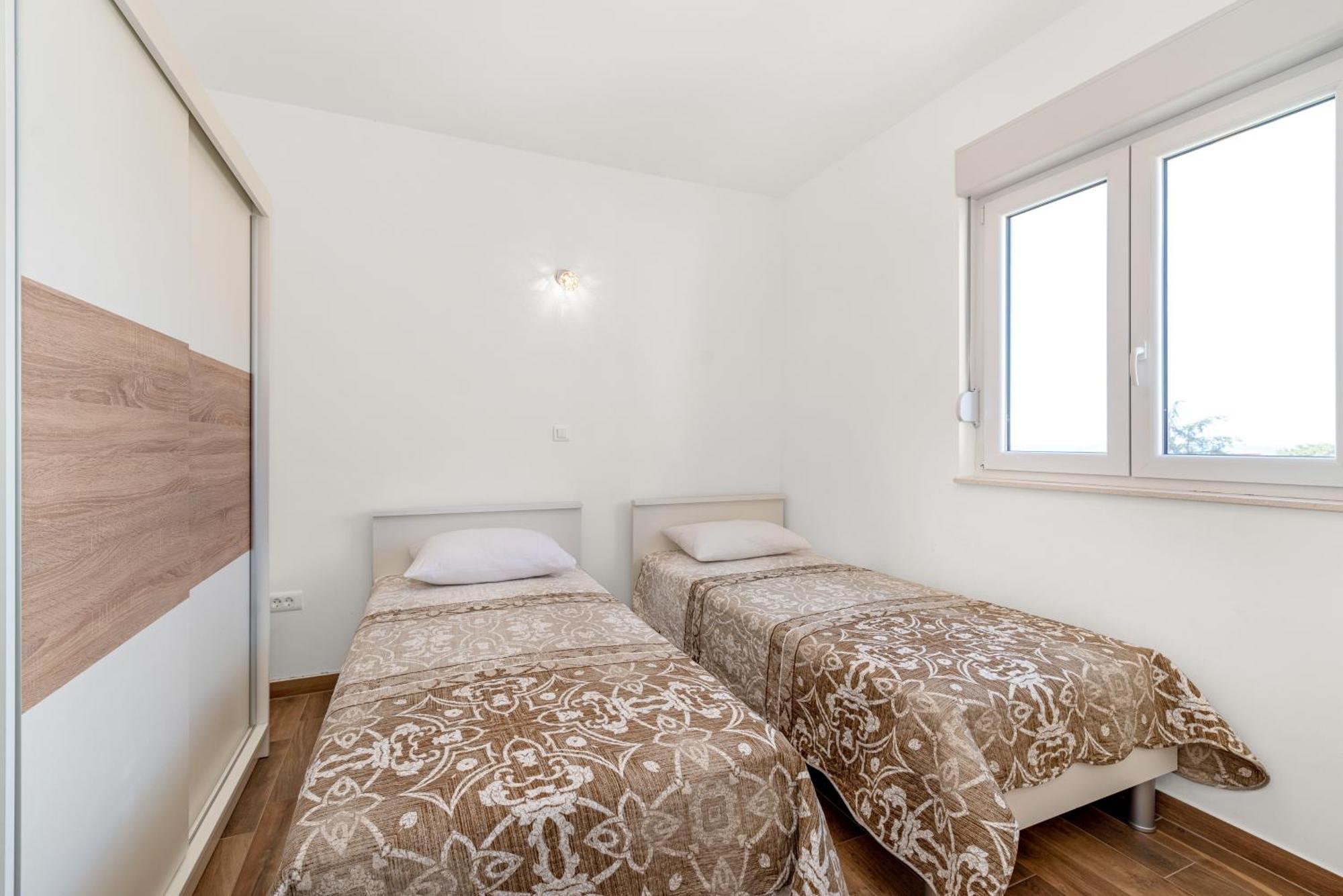 Apartments Boomerang Rogoznica  Ruang foto